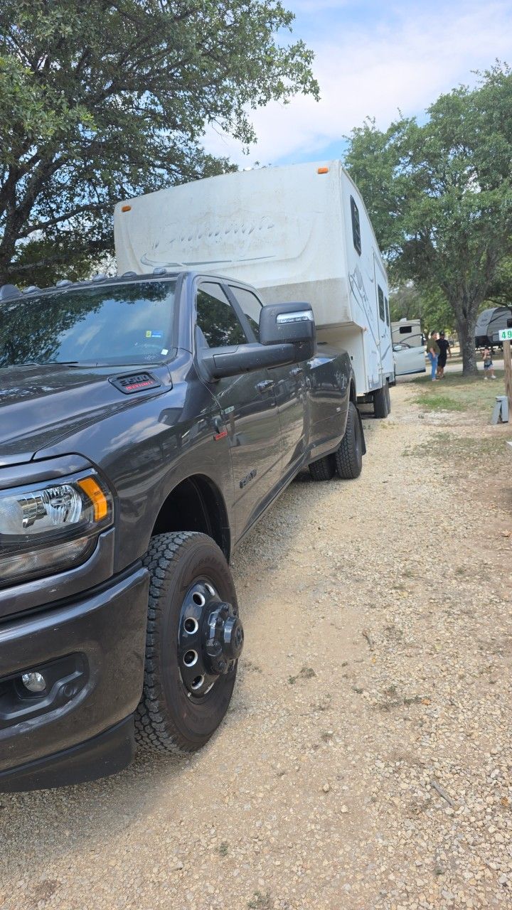 Bumper Pulls Rvs. 5th Wheels