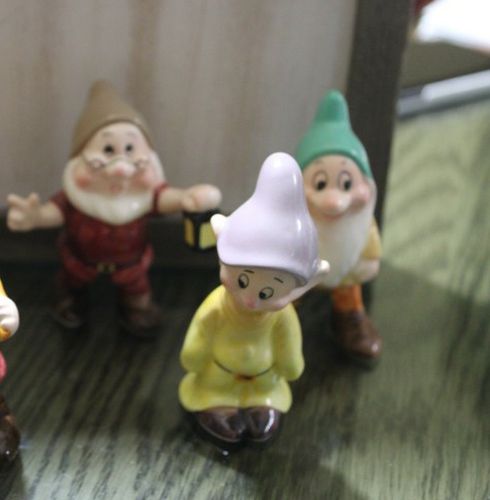 Disney 3 Dwarfs Ceramic Porcelain Figurine Figure Snow White And The Seven Dwarfs