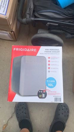 Frigidaire Mini Personal Fridge Cooler 10L