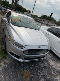 2015 Ford Fusión clean tittle 130k miles $2500 full price cash