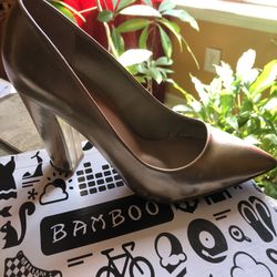 Gold Shoes 