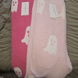 Two Cupcakes And Cashmere Throw Blankets (NWT)