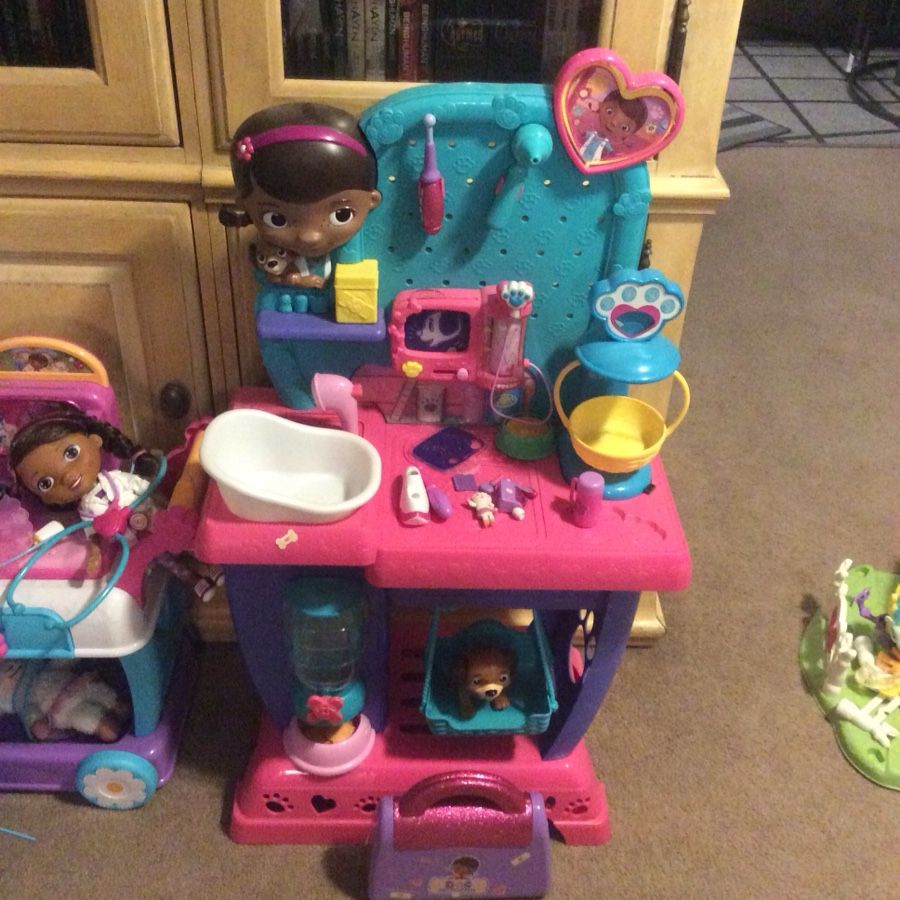 Doc mcstuffins toys. Sold together.