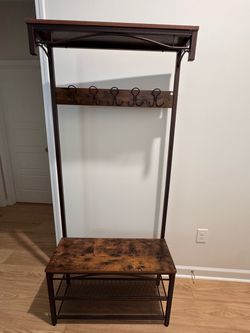 Coat/shoe rack