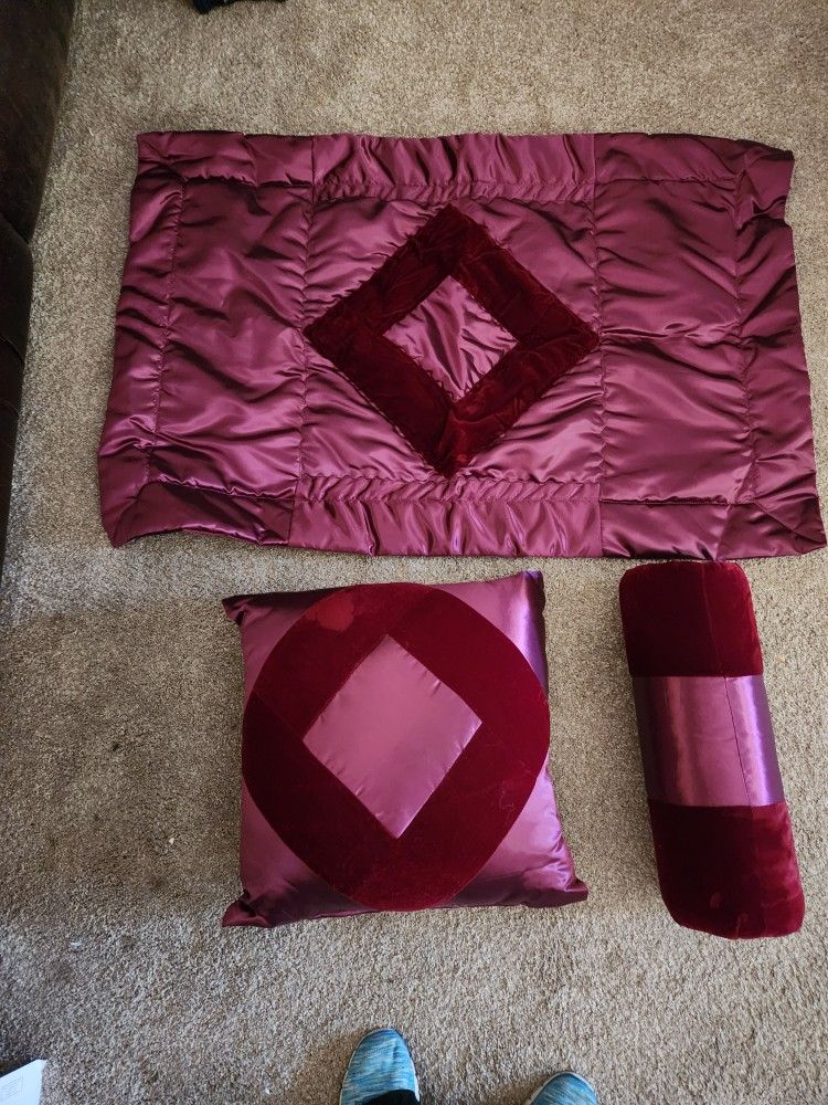 Decorative Pillow Set