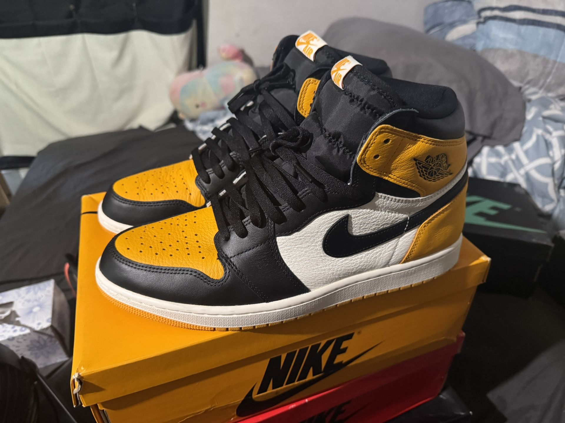 Nike Air Jordan 1 Taxi Mens Shoe Size 13