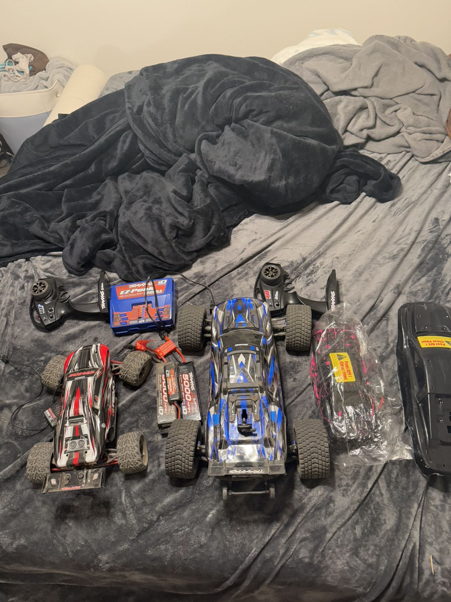 Traxxas Rustler 4x4 Ultimate And Mini E Revo