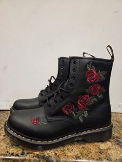 NEW Dr. Martens  1460 Vonda Boot Roses Black Womens