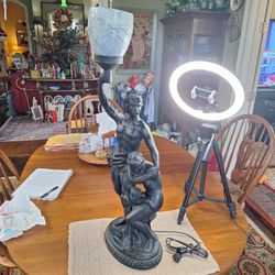 RETRO CROSA FIGURAL LAMP