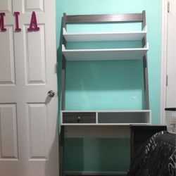 Small Desk With Chair 