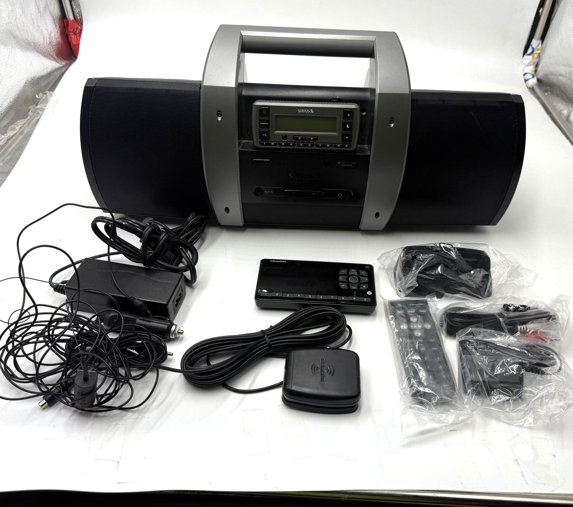 Sirius Satellite Radio SUBX1R Boombox + SV3R Active Receiver And Onyx Ezr