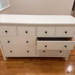 8-Drawer Dresser