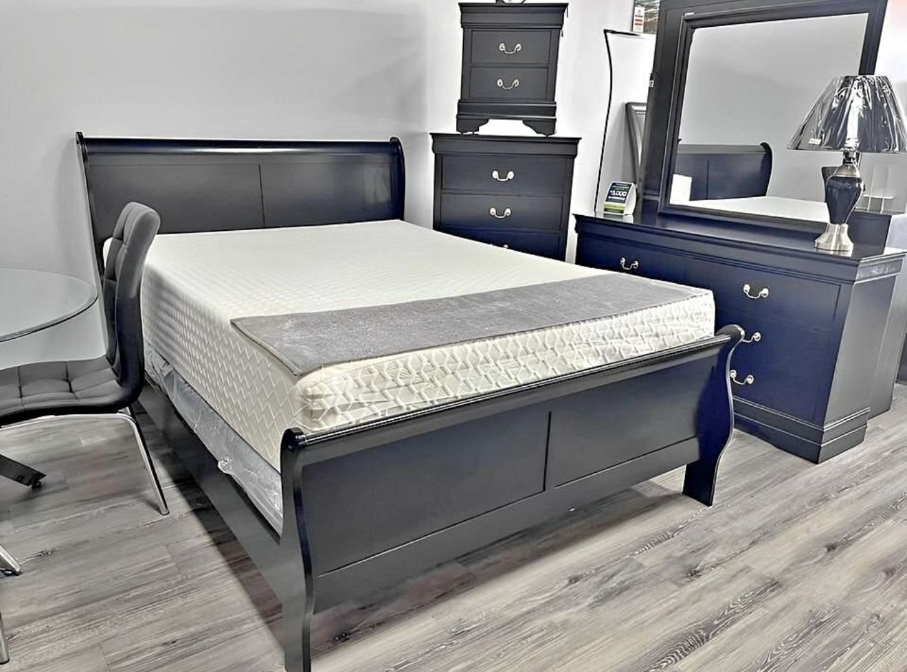 GORGEOUS, STURDY Bedroom Set at an AMAZING PRICE! This Deal Simply Can’t Be Beat!!! 