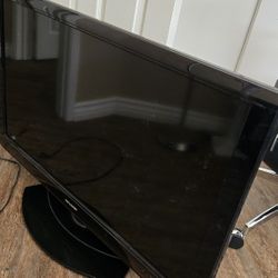 Used LG 40 Inch TV LC-40E67UN