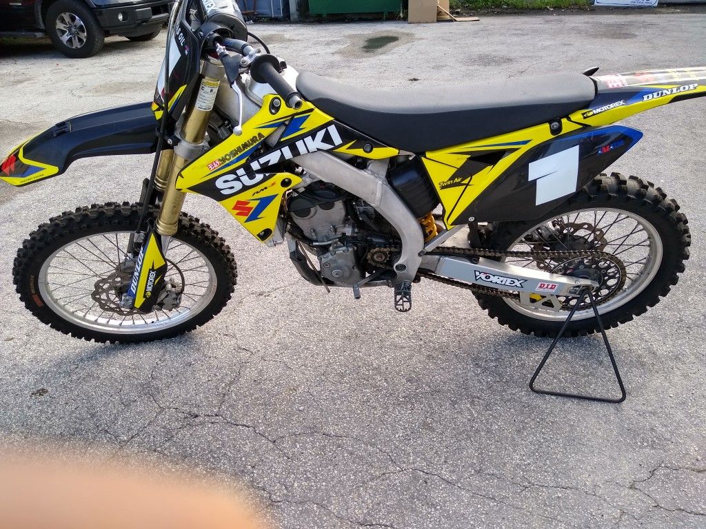 SUZUKI RMZ 250 4 STROKE DIRT BIKE