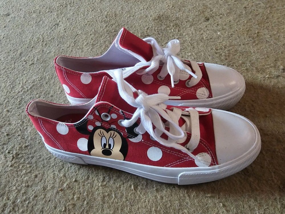 Adorable Minnie Dosney Shoes