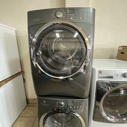 Electrolux Front Load Washer And Electric Dryer 