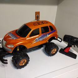 Limited Edition PT Cruiser 4/4  Rc Vehicle 1/6 Scale