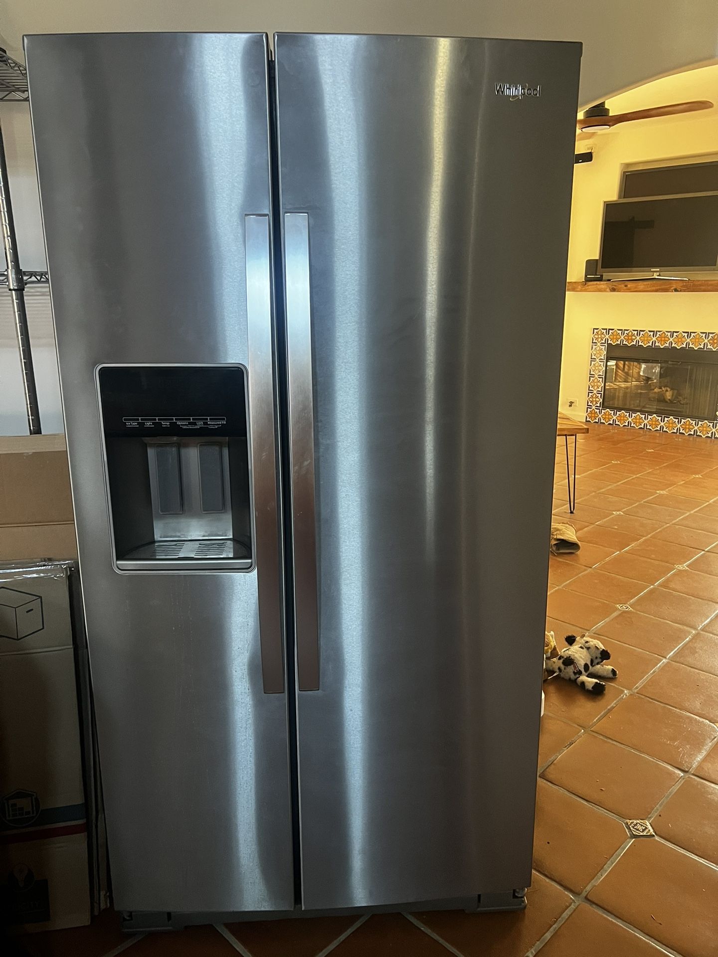 Whirlpool Fridge In Excellent Condition