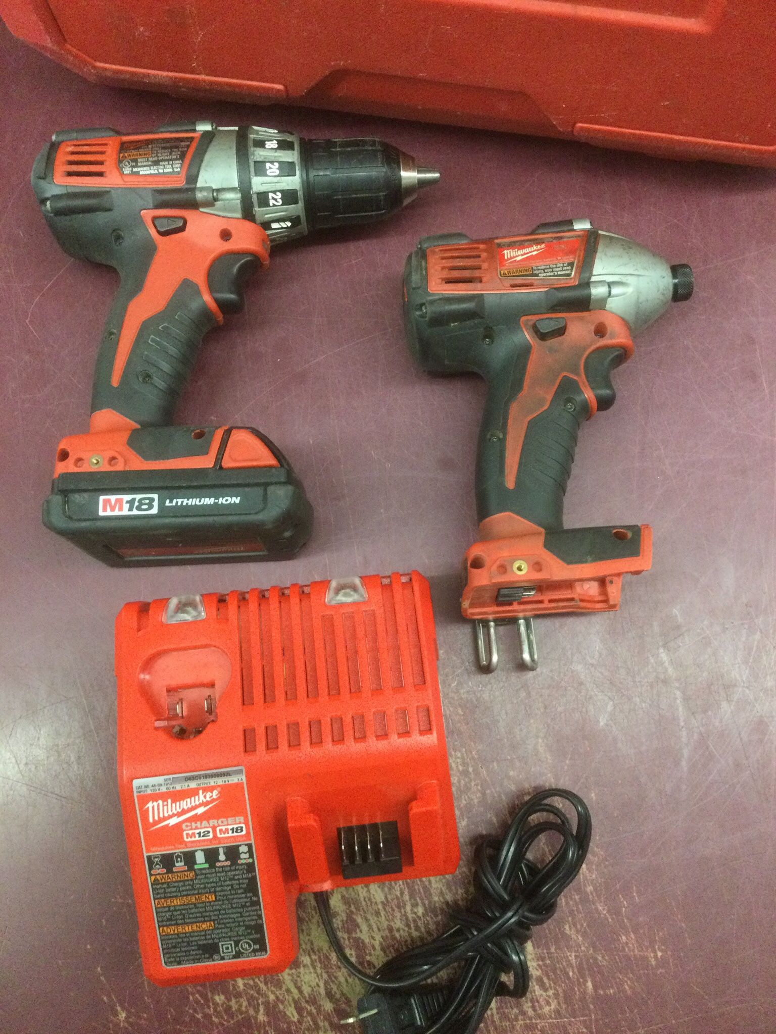 MILWAUKEE M18 CORDLESS KIT 1/4” HEX IMPACT DRIVER AND  1/2” DRILL DRIVER LITHIUM 18V