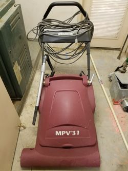 Minuteman MPV31 vacuum