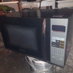 Emerson Microwave.$40