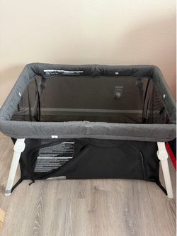 Guava Lotus Travel Crib
