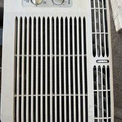 Frigidaire Air Conditioner 5000btu