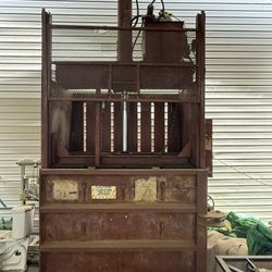 Cardboard Bailer 