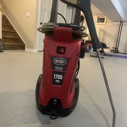 Simpson 1700 PSI Pressure Washer 