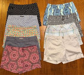 Women’s Shorts Size 8 **LIKE NEW**