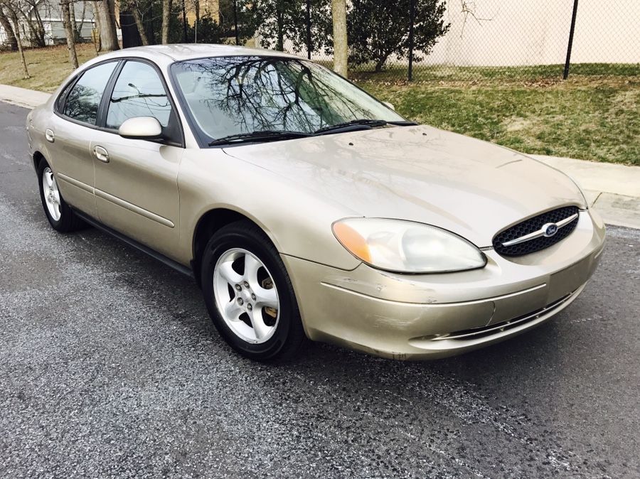 2001 Ford Taurus