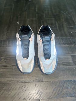 Yeezy Boost 700 MNVN