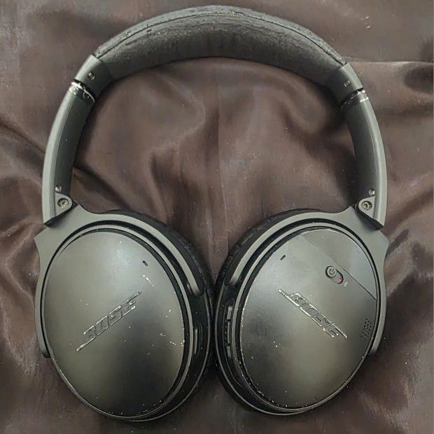 BOSE - QuietComfort 35 II Wireless Noise Cancelling Over-the-Ear Headphones
