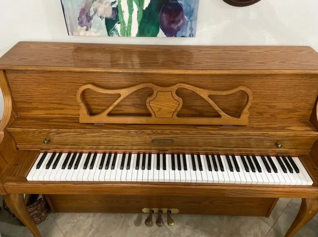 Beautiful Piano (Conn)