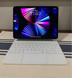 Apple iPad Pro 11” M1 256GB + White Magic Keyboard + Apple Charger Bundle | Excellent Condition