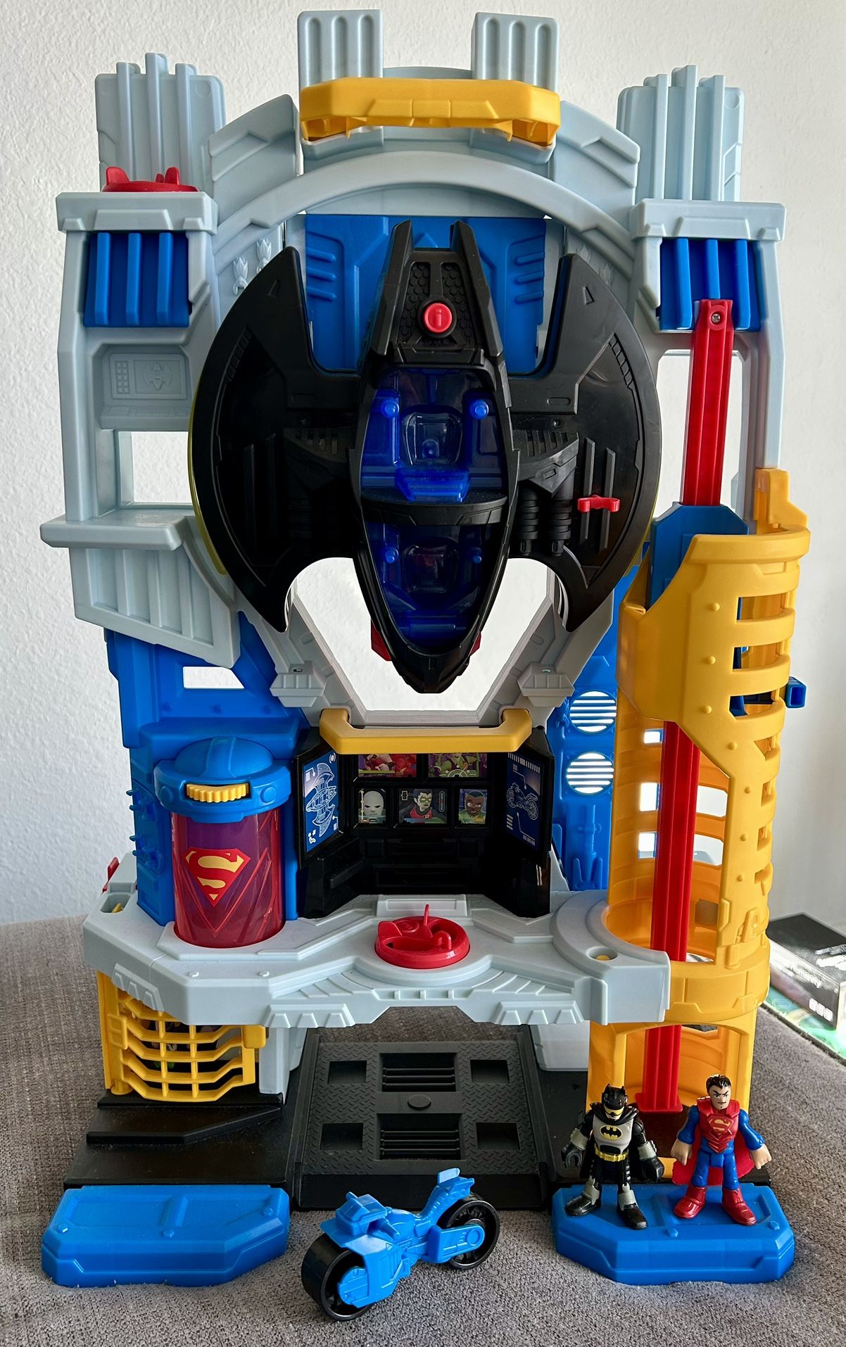 Imaginext Batman DC Super Friends Ultimate Headquarters