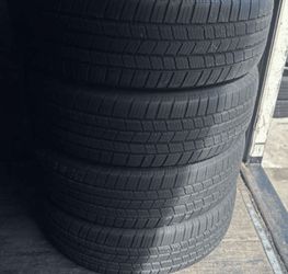 245 60 18 Michelin Set of 4 Used Just Like New