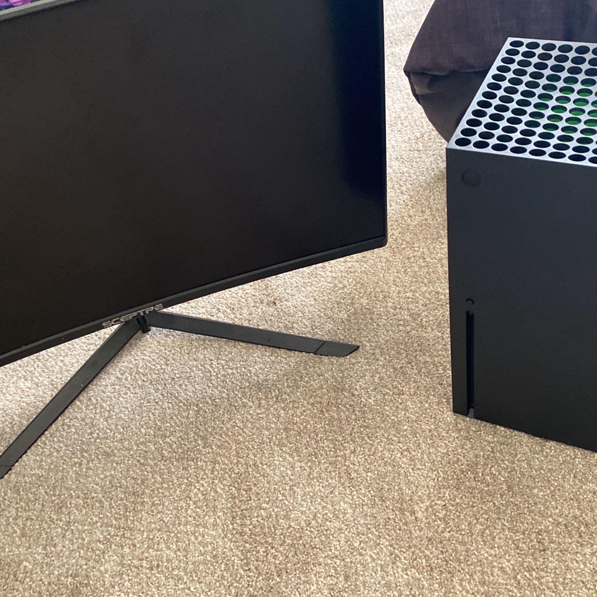 Xbox Series X And Speptre Monitor 