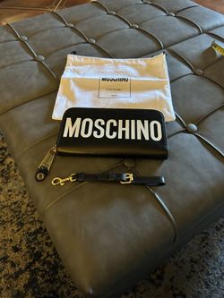 Moschino Wallet W/ Dust Bag
