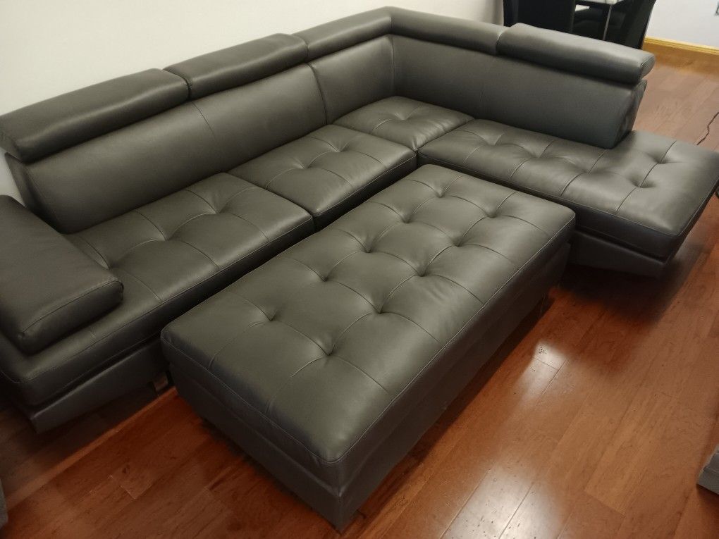 *Weekend Special!!!*---Modern Ibiza Gray Leather Sectional Sofa W/Ottoman---Delivery And Financing Available🤭