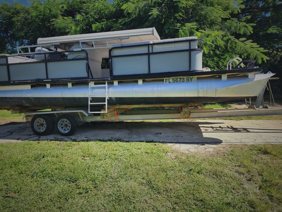 24' Super Sport Pontoon - Ready For Water