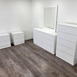 Dresser Whit Mirror , Chest And 2 Nightstands - Cómoda Con Espejo , Gavetero Y 2 Mesitas De Noche 