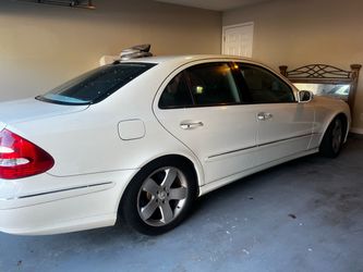 2005 Benz E500 For Parts