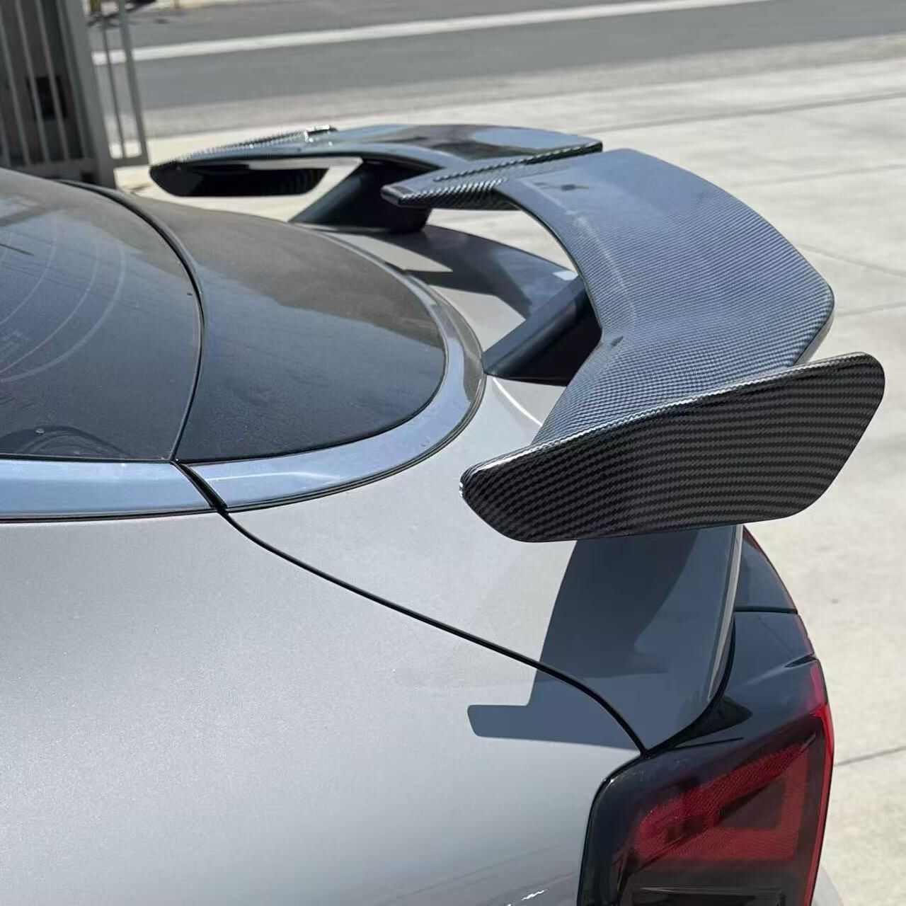 New In Box Universal Carbon Fiber Pattern Spoiler Rear Trunk Wing Down Force No Drilling Required GT Style