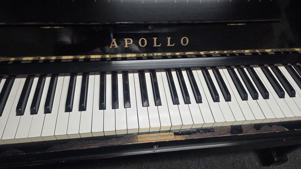 Yamaha U3 Comparison 52 Inch Studio Upright