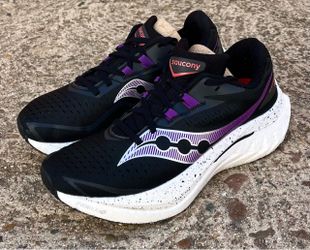 SAUCONY ENDORPHIN RUNNING SHOES