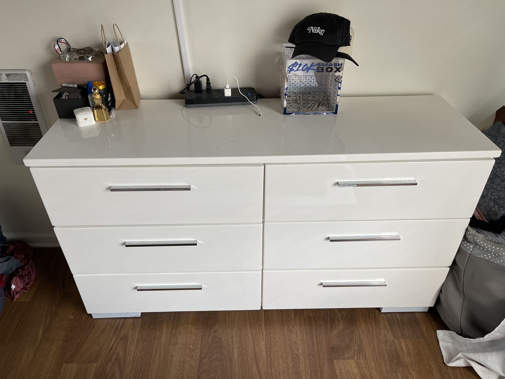 Full Bedroom Set, Dresser, Low Profile Bed, Two Side Tables
