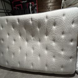 Full/Double Mattress + Box Spring + Metal Frame (Simmons BeautySleep)