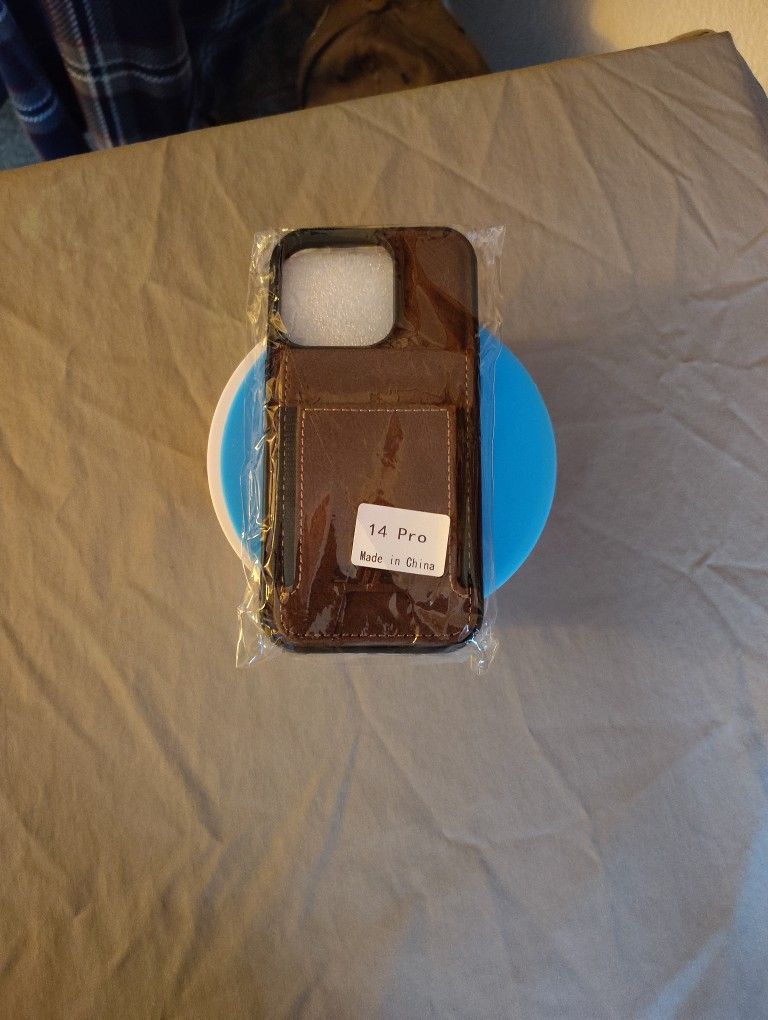 iPhone https://offerup.com/redirect/?o=MTQuUHJv Case